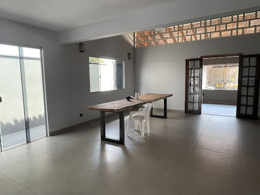 Casa à venda com 3 quartos, 242m² - Foto 4