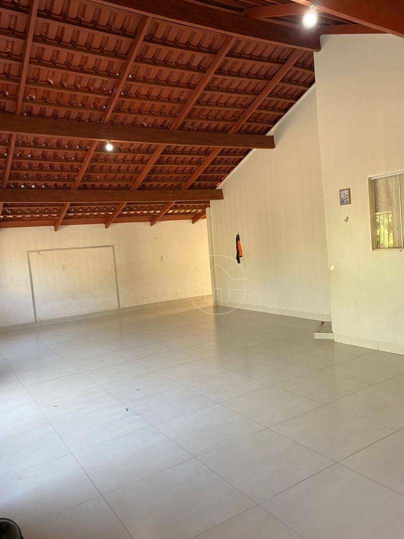 Casa à venda com 3 quartos, 180m² - Foto 2