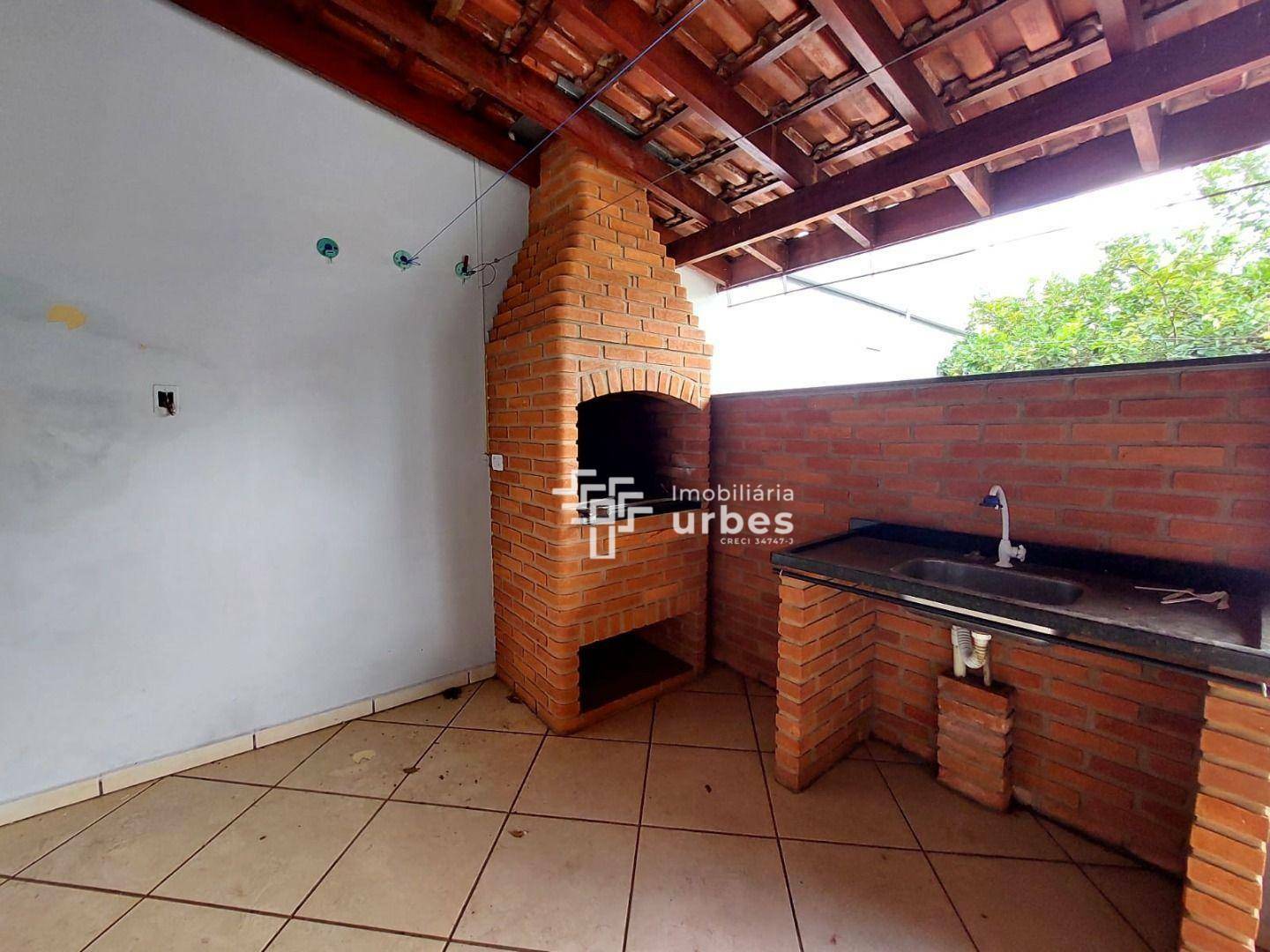 Casa para alugar com 4 quartos, 255m² - Foto 5