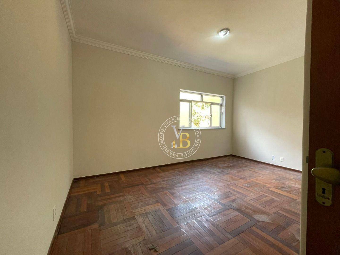 Casa à venda com 3 quartos, 360m² - Foto 17