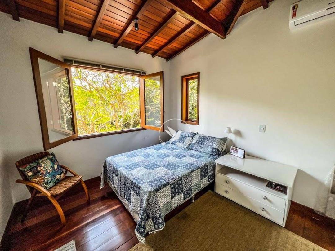 Casa de Condomínio à venda com 4 quartos, 242m² - Foto 10