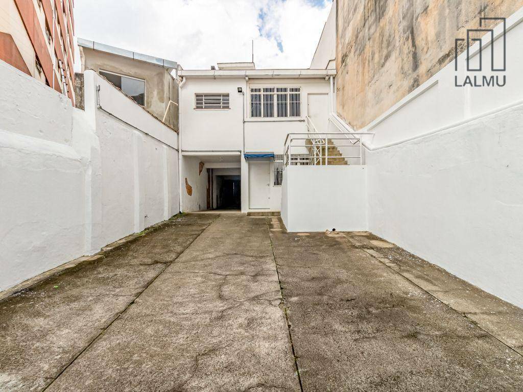 Casa para alugar com 3 quartos, 320m² - Foto 23