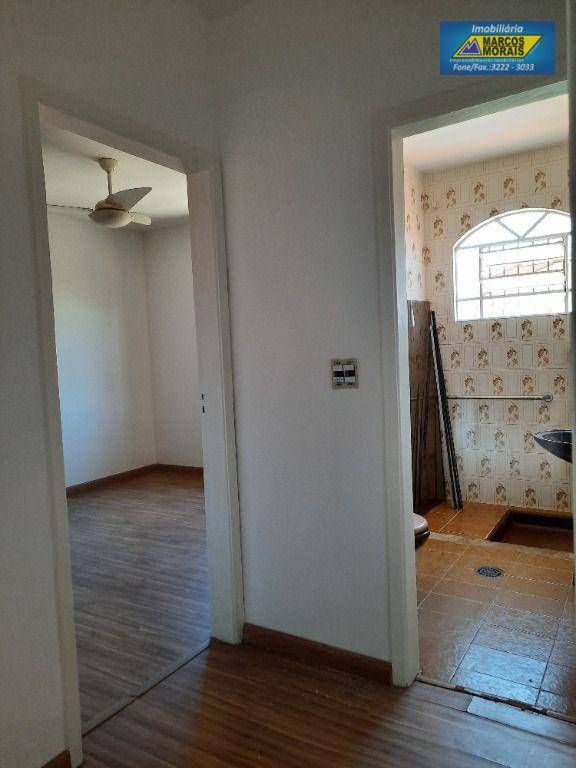 Casa à venda com 3 quartos, 268m² - Foto 19