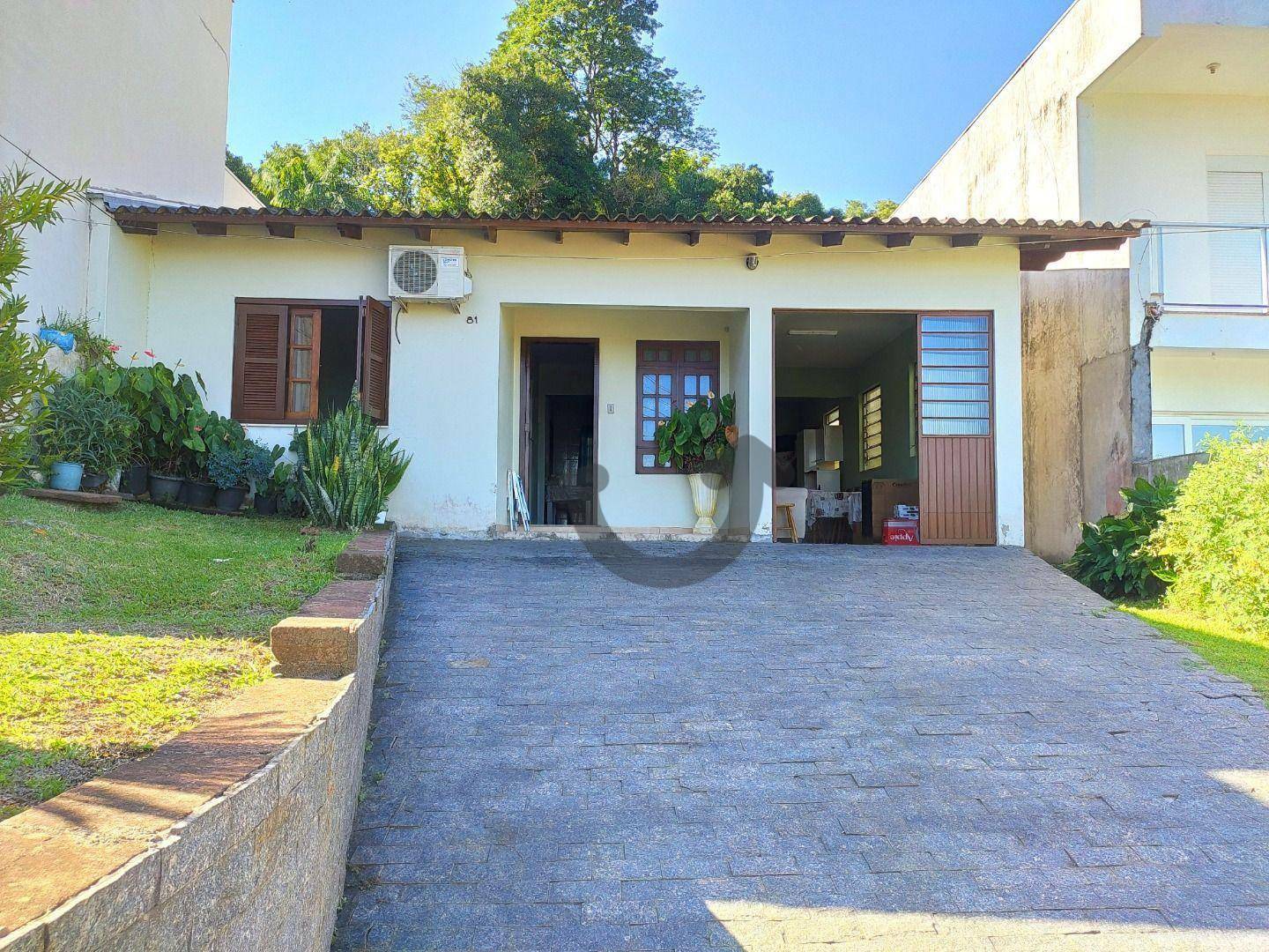 Casa à venda com 3 quartos, 88m² - Foto 1
