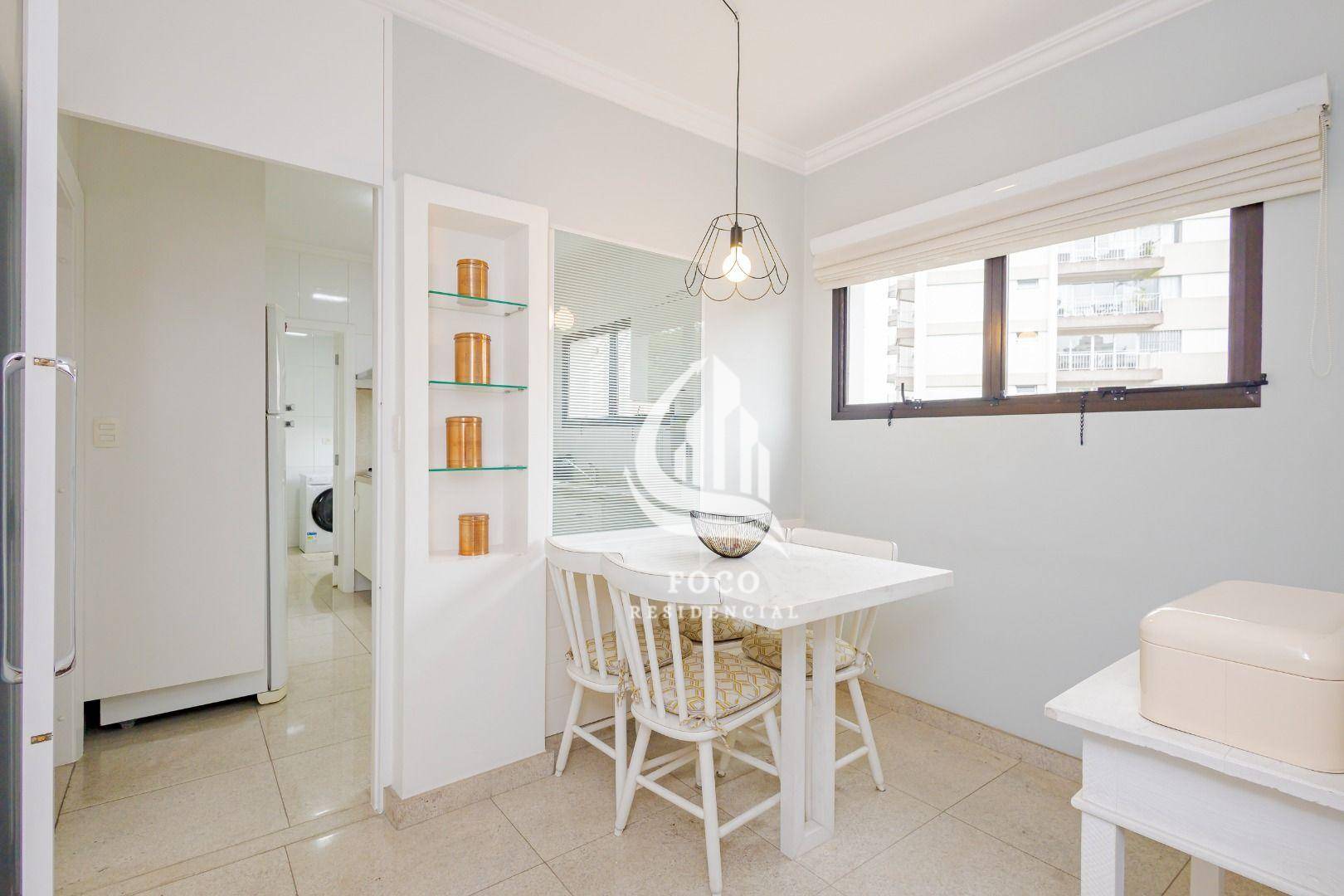 Apartamento à venda com 3 quartos, 240m² - Foto 15