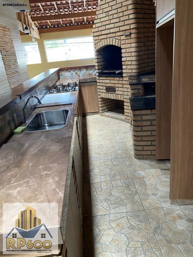 Casa à venda com 2 quartos, 140m² - Foto 11