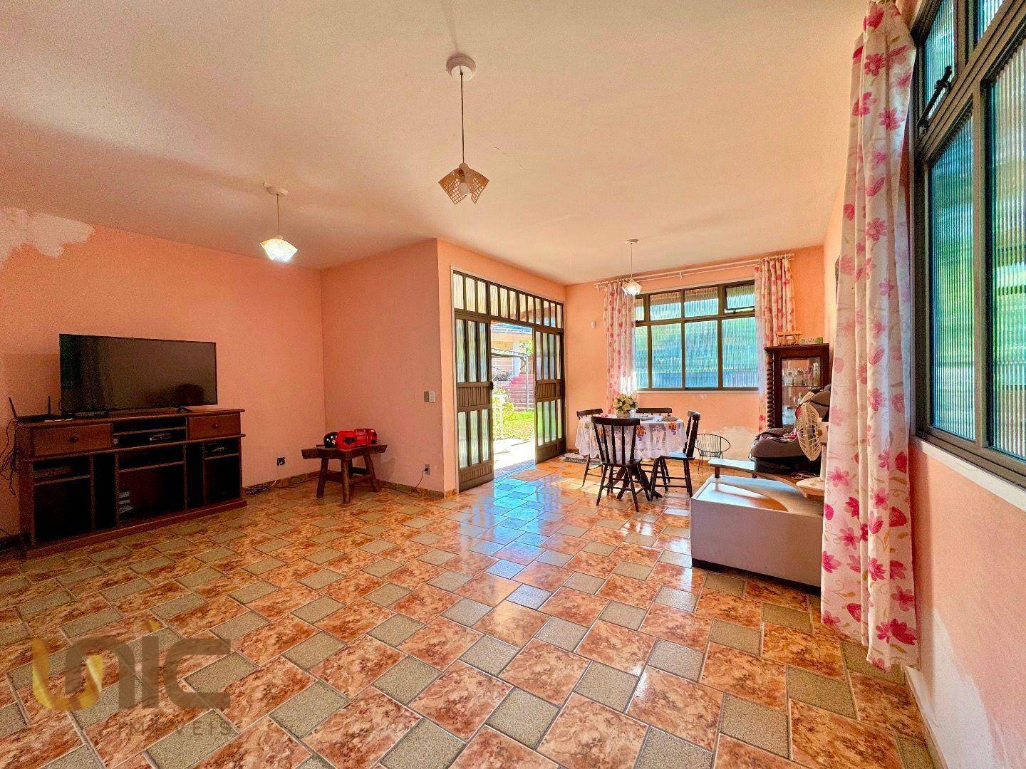 Casa de Condomínio à venda com 4 quartos, 240m² - Foto 7