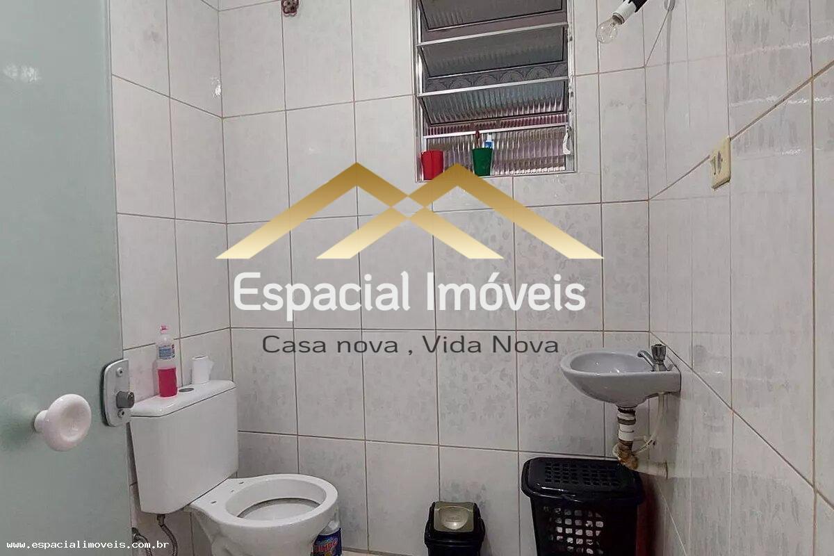 Casa à venda com 1 quarto, 70m² - Foto 5