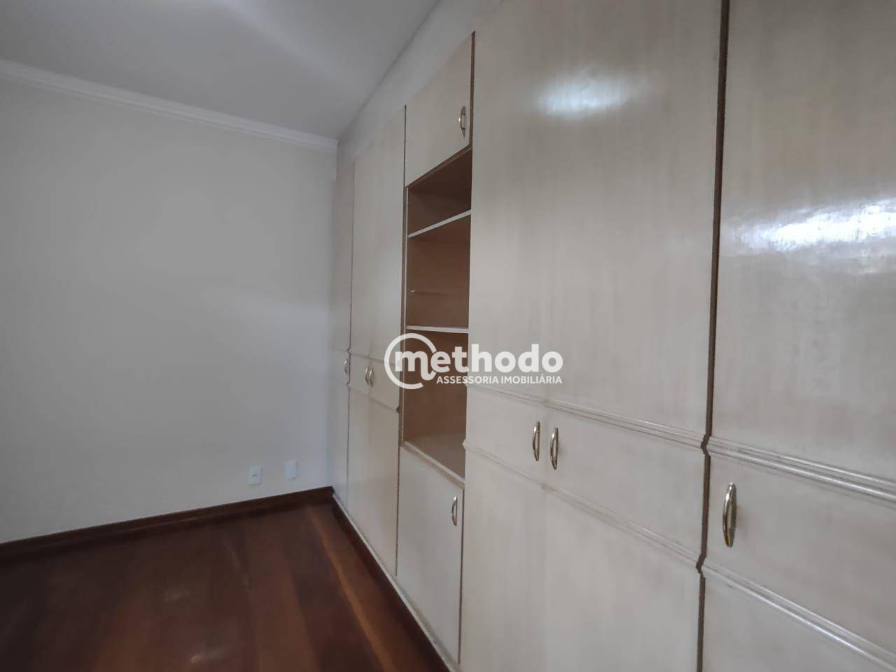 Casa de Condomínio para alugar com 3 quartos, 480m² - Foto 17