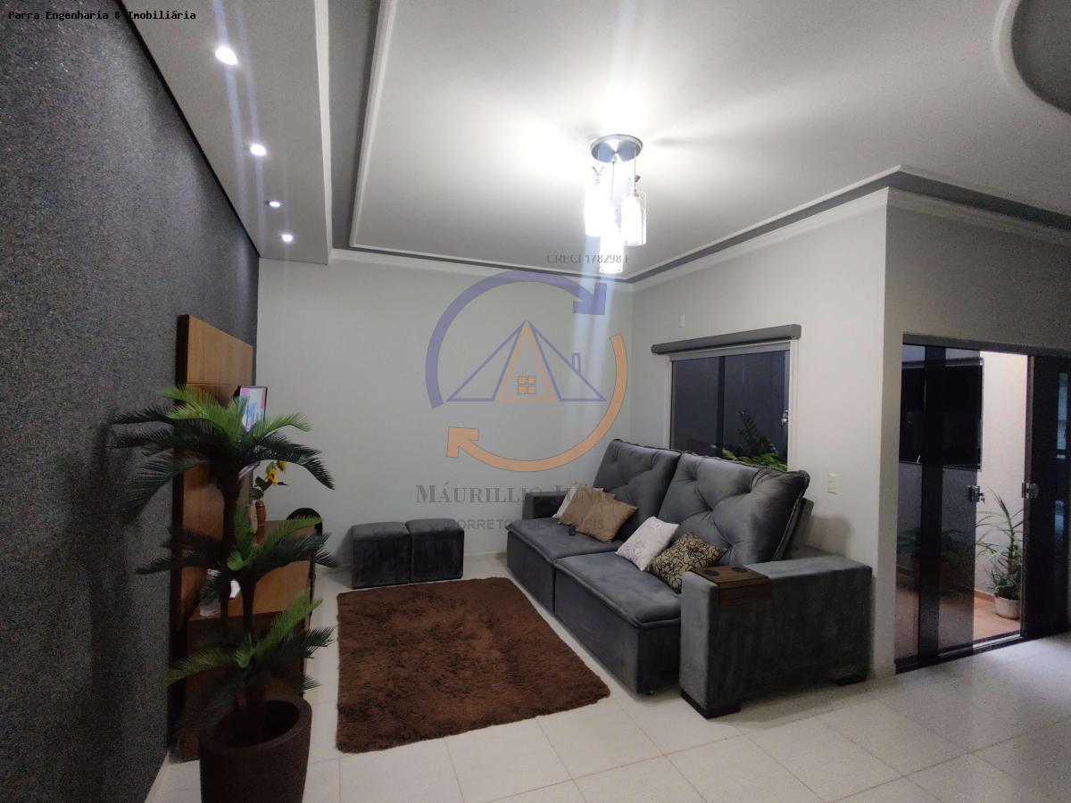 Casa à venda com 3 quartos, 200m² - Foto 2