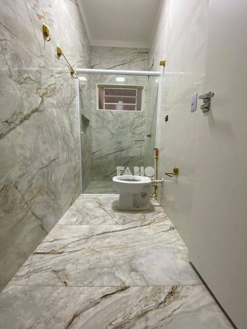 Casa à venda com 3 quartos, 169m² - Foto 18