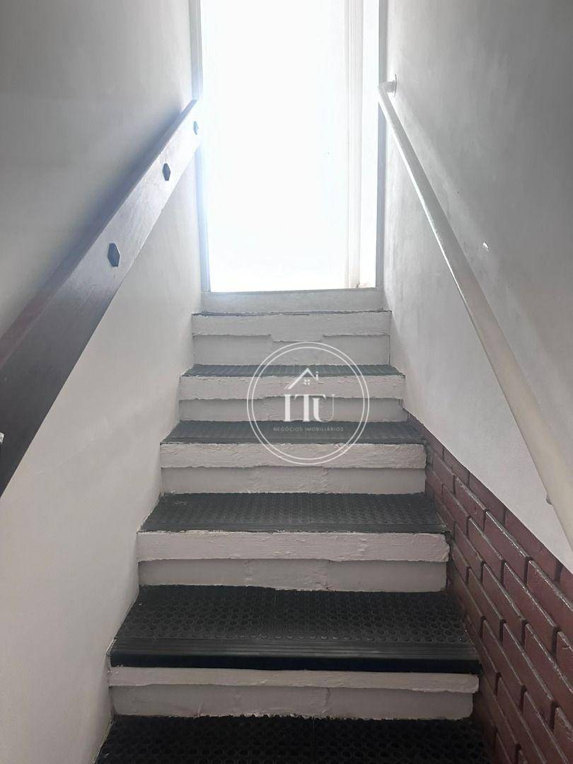 Casa para alugar com 6 quartos, 224m² - Foto 40