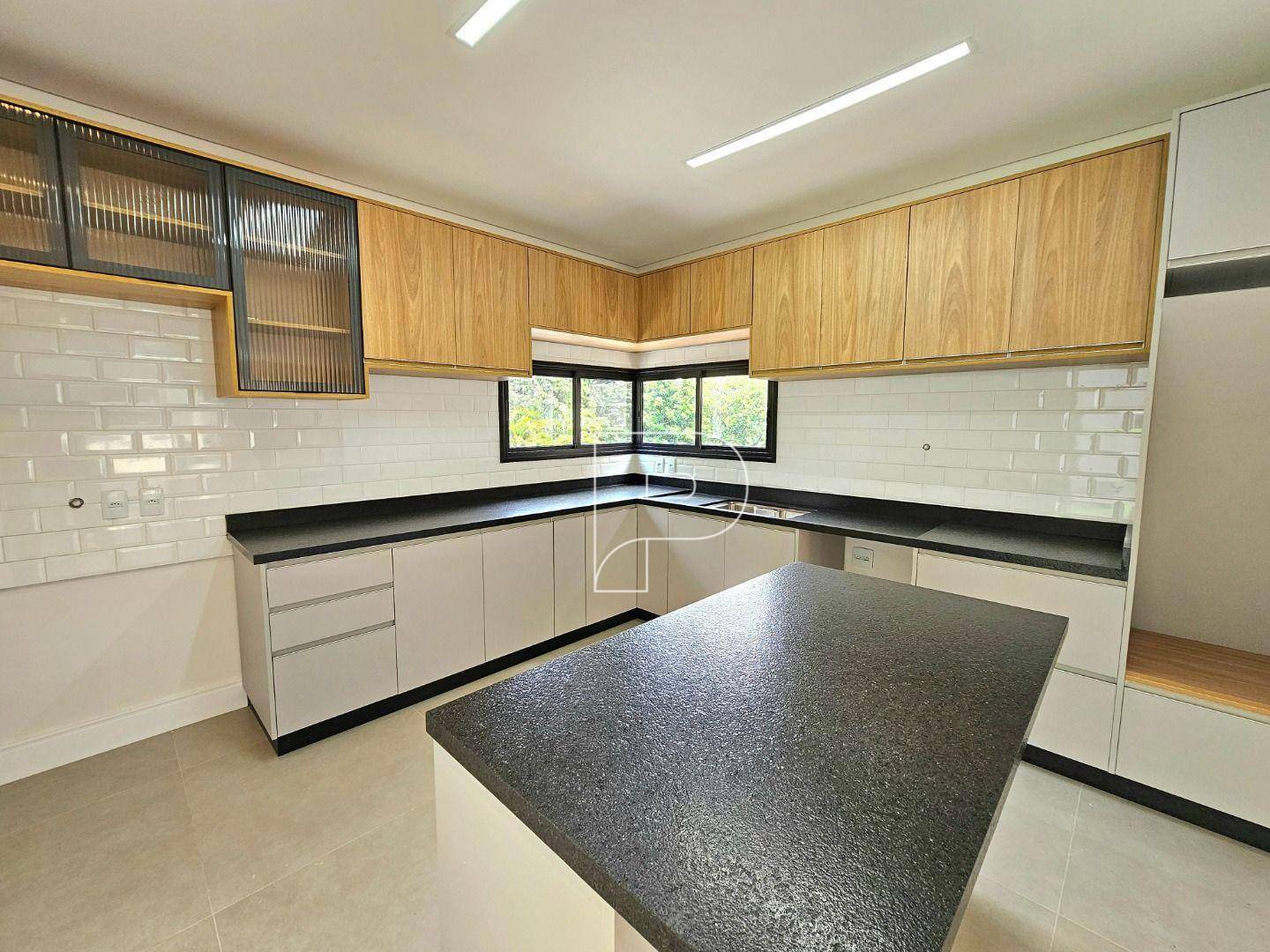Casa de Condomínio à venda com 3 quartos, 326m² - Foto 9