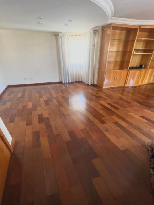 Apartamento à venda com 3 quartos, 140m² - Foto 2