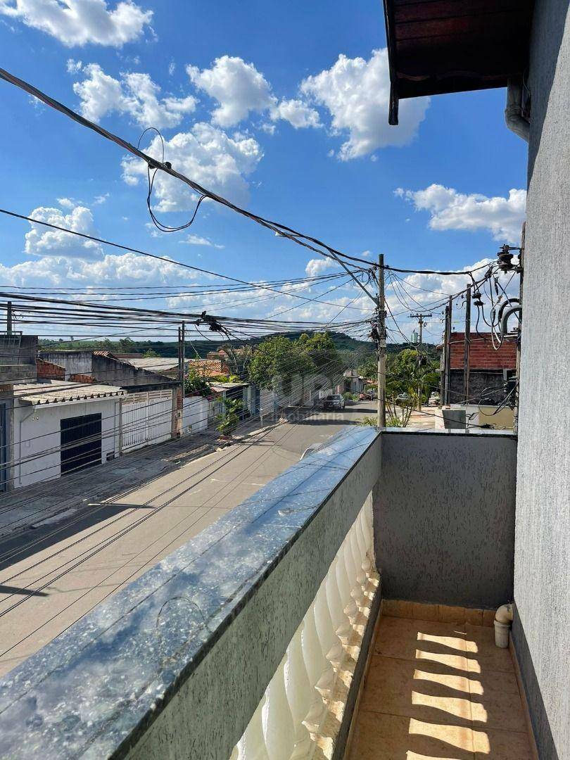 Casa à venda com 2 quartos, 160m² - Foto 2