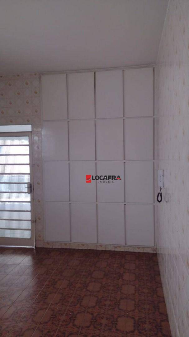 Casa para alugar com 4 quartos, 300m² - Foto 8