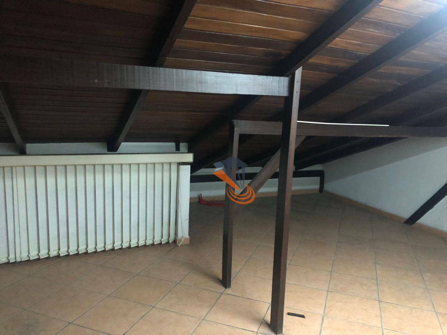 Casa à venda com 4 quartos, 210m² - Foto 26