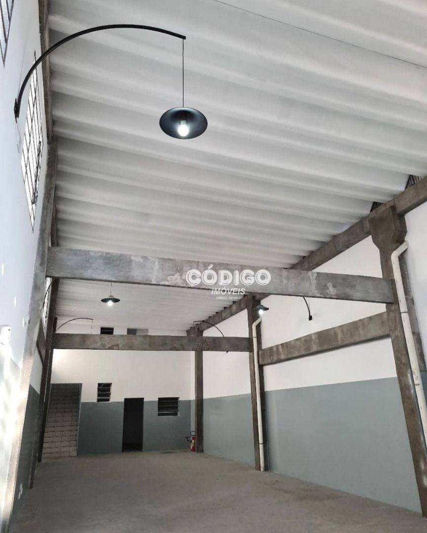 Depósito-Galpão-Armazém para alugar, 200m² - Foto 3