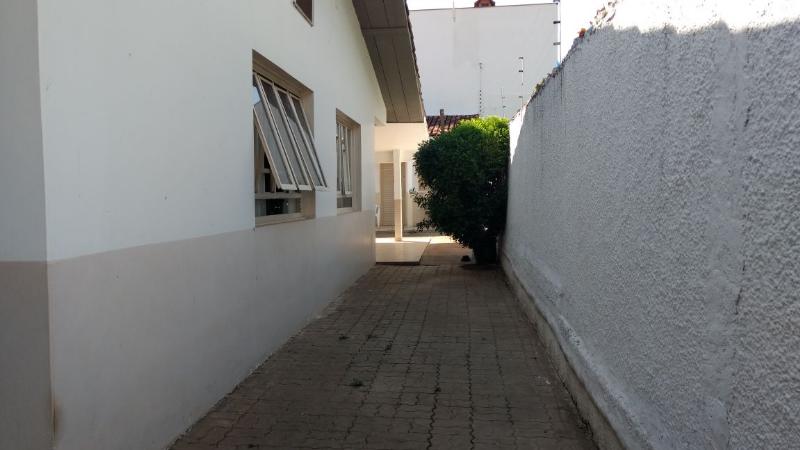 Casa à venda com 3 quartos, 250m² - Foto 11