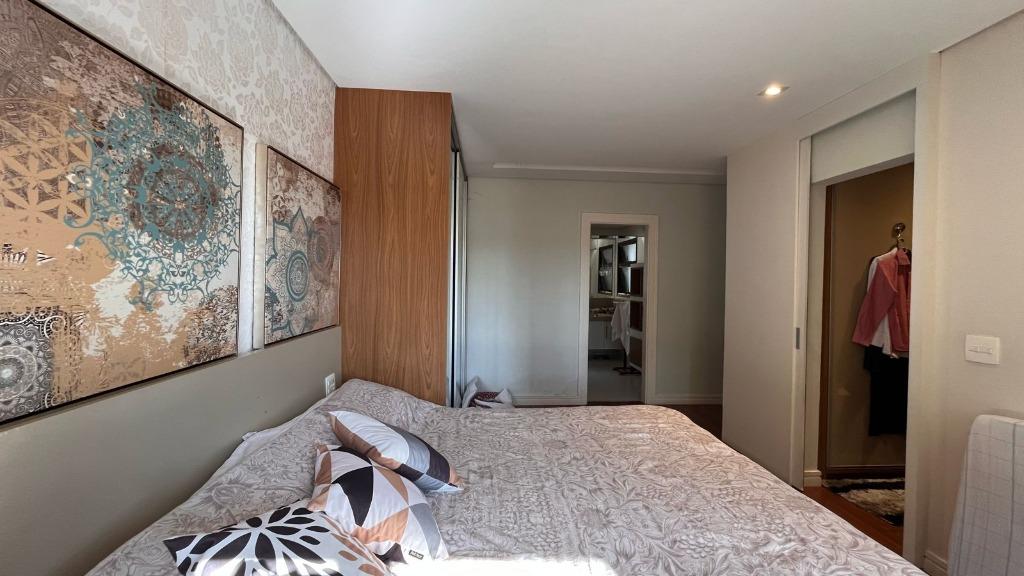 Apartamento à venda com 3 quartos, 208m² - Foto 18