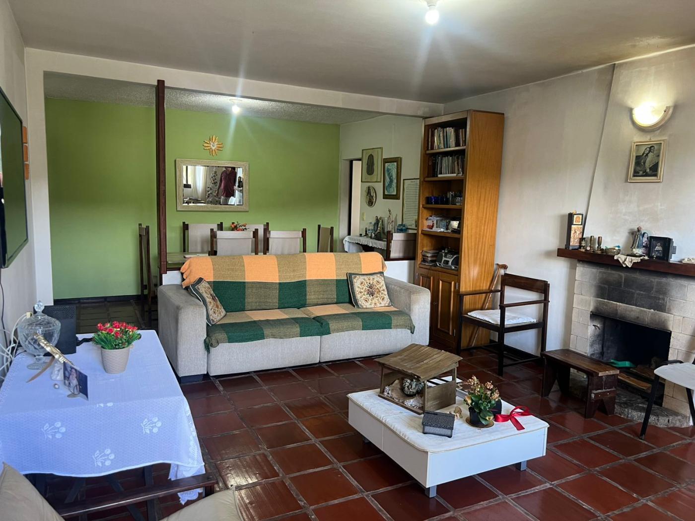 Casa de Condomínio à venda com 4 quartos, 450m² - Foto 2