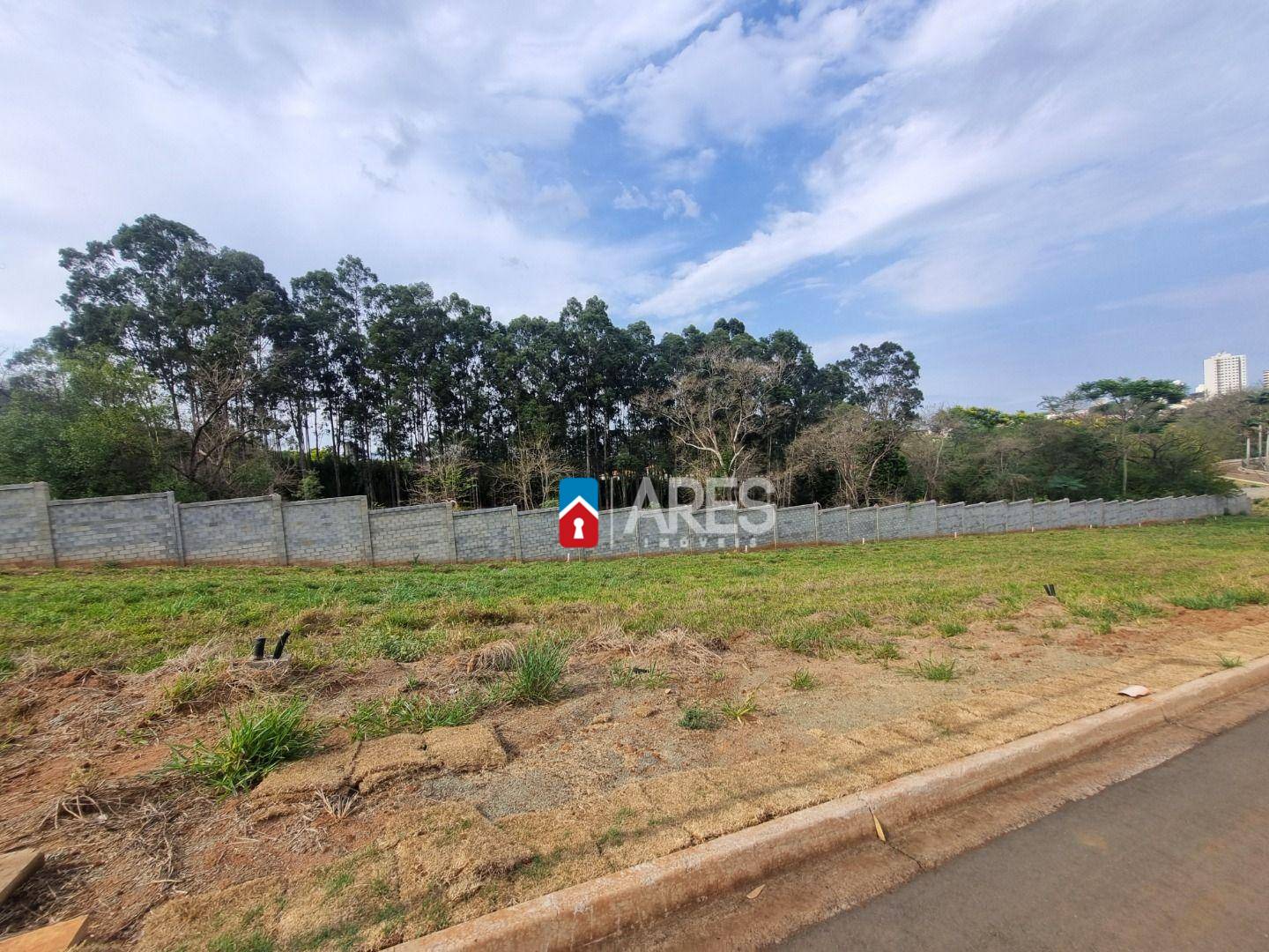 Loteamento e Condomínio, 302 m² - Foto 2