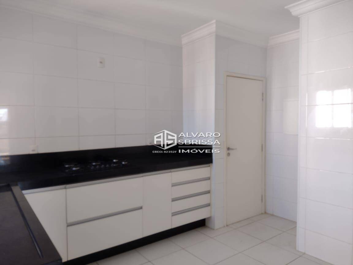 Apartamento à venda com 3 quartos, 134m² - Foto 3