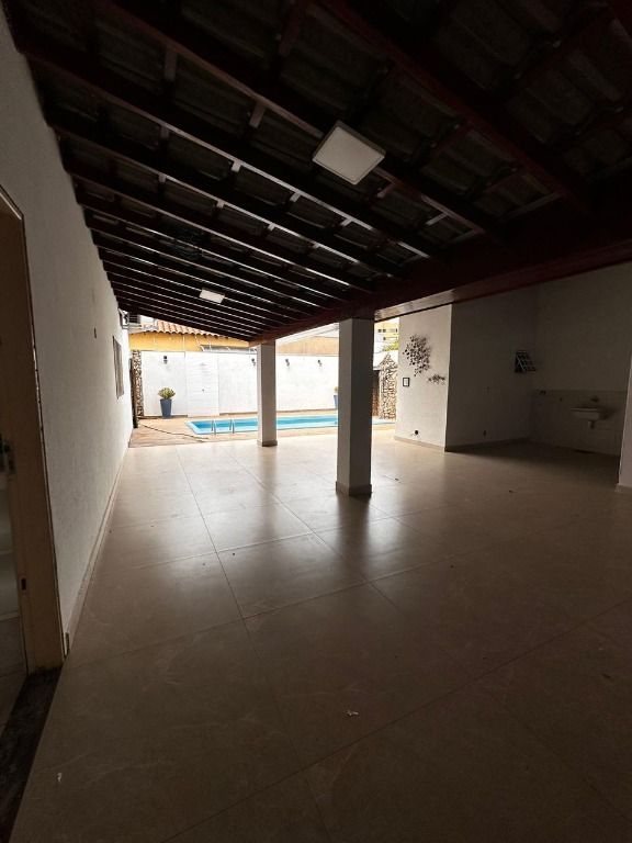 Casa à venda com 3 quartos, 271m² - Foto 16