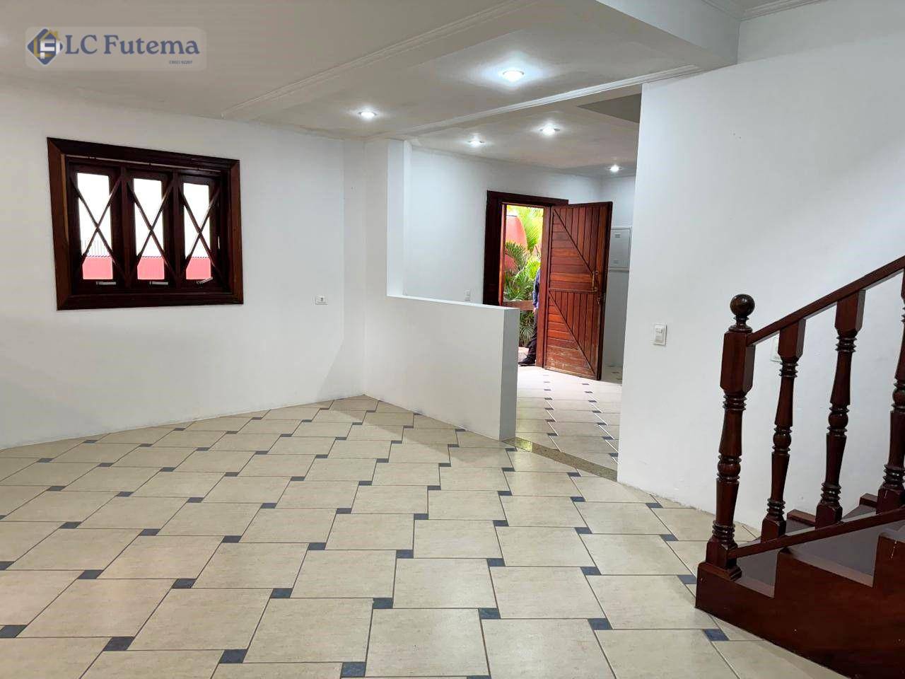 Casa de Condomínio para alugar com 3 quartos, 220m² - Foto 17