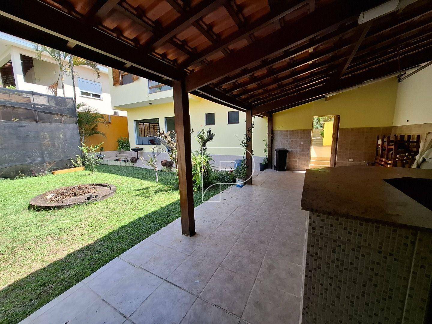 Casa de Condomínio para alugar com 3 quartos, 400m² - Foto 38