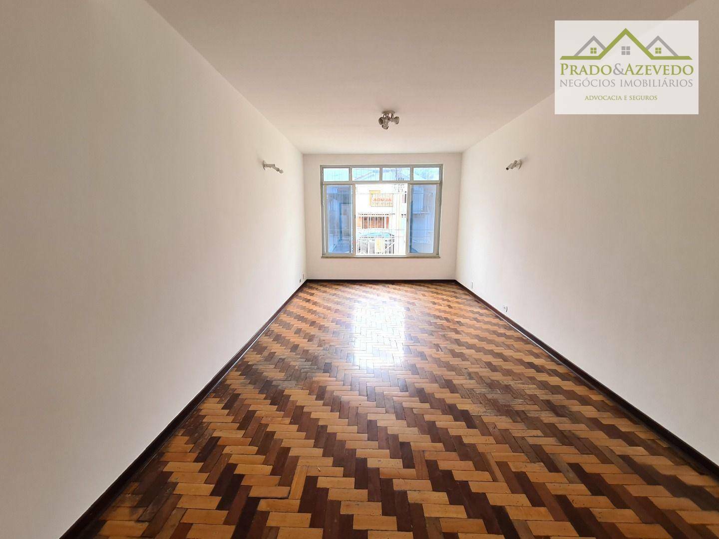 Casa para alugar com 3 quartos, 207m² - Foto 1
