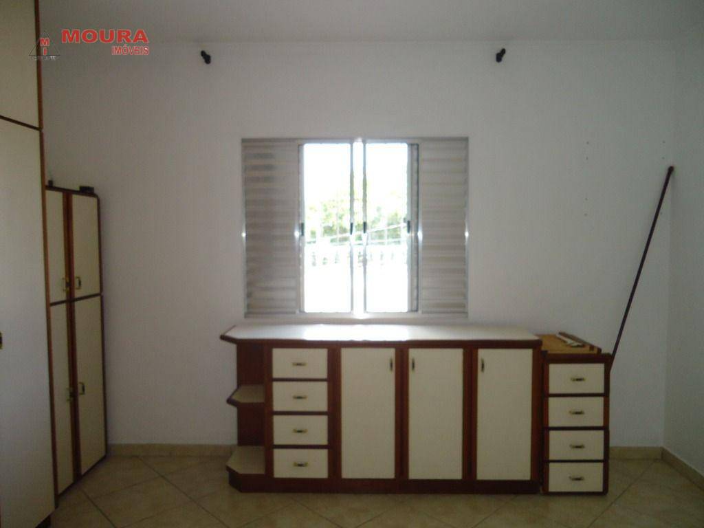 Casa para alugar com 2 quartos, 60m² - Foto 12