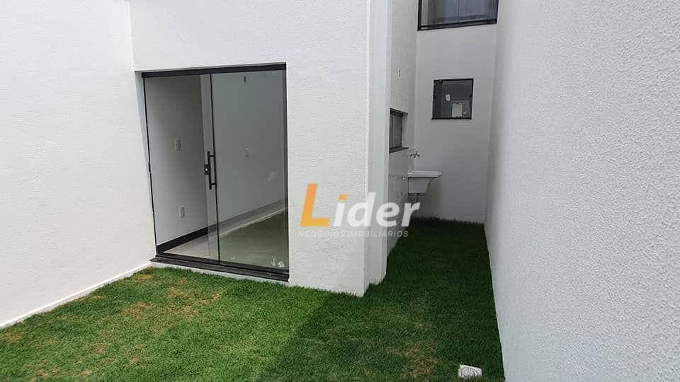 Casa à venda com 3 quartos, 90m² - Foto 12