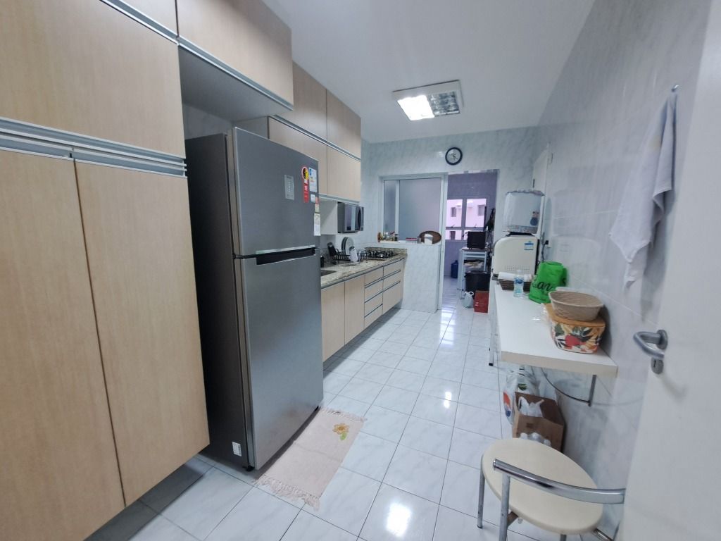 Apartamento à venda com 3 quartos, 145m² - Foto 15