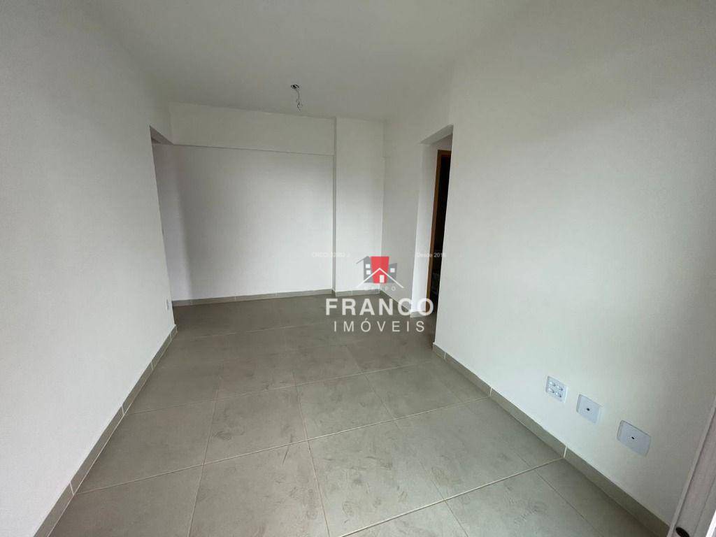 Apartamento à venda com 2 quartos, 70m² - Foto 11