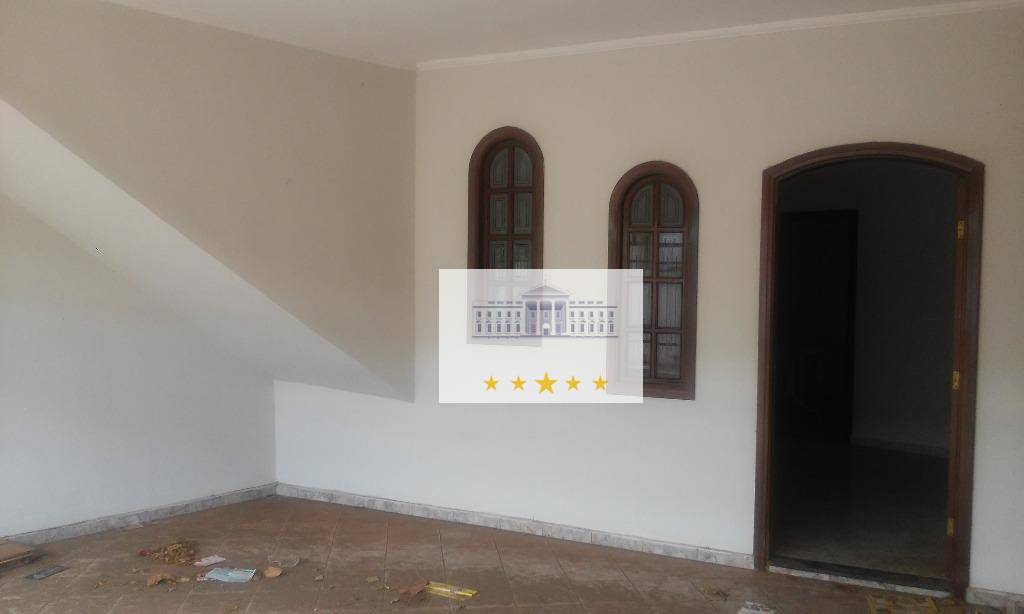 Sobrado à venda com 4 quartos, 235m² - Foto 2