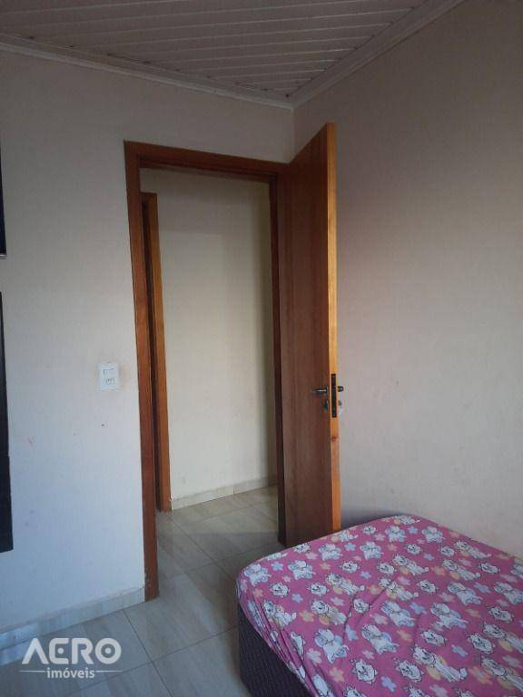 Casa à venda com 3 quartos, 173m² - Foto 7