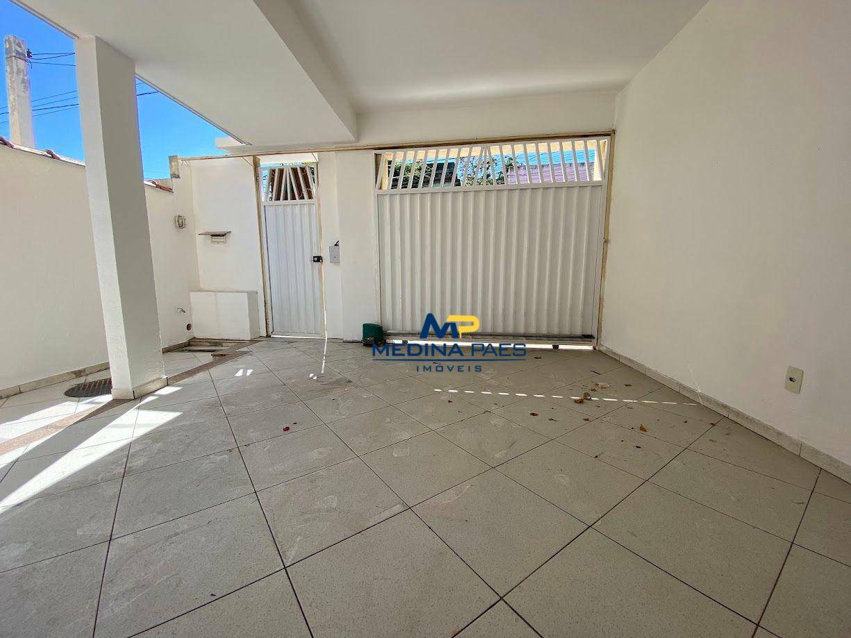 Casa à venda com 3 quartos, 106m² - Foto 2