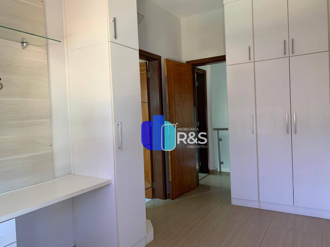Casa de Condomínio para alugar com 3 quartos, 256m² - Foto 30