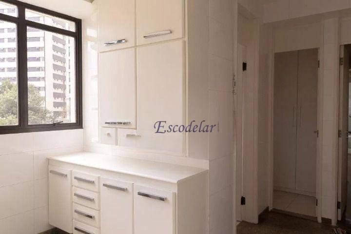 Apartamento à venda com 4 quartos, 240m² - Foto 17