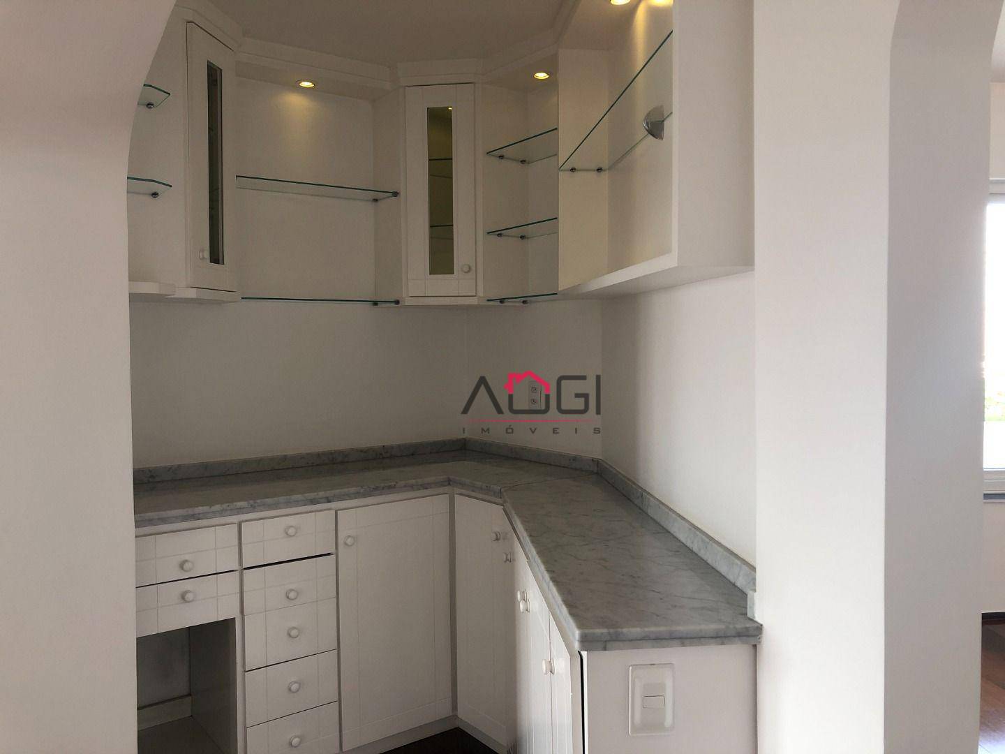 Apartamento à venda com 3 quartos, 210m² - Foto 7