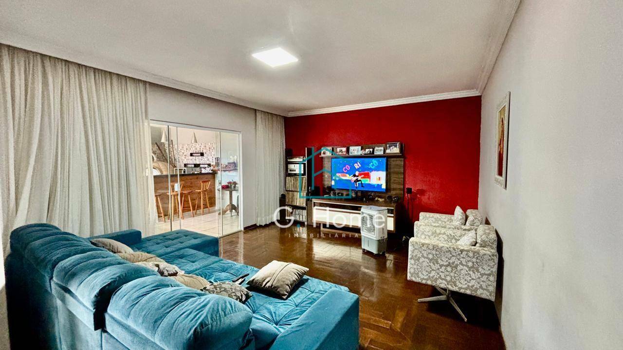 Casa à venda com 3 quartos, 207m² - Foto 3