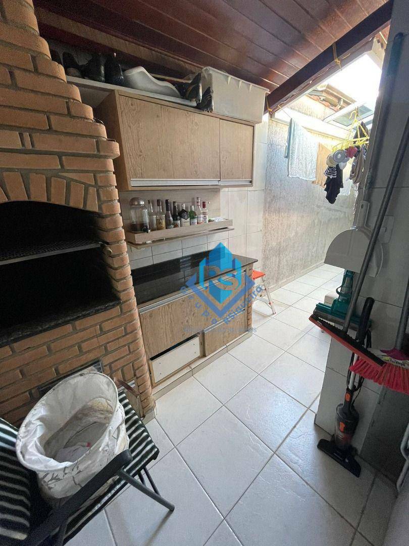 Casa à venda com 2 quartos, 110m² - Foto 4