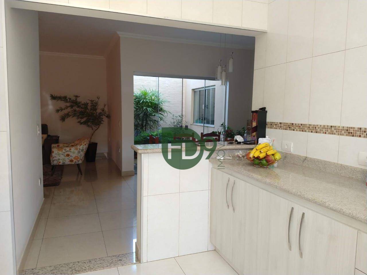 Casa à venda com 3 quartos, 175m² - Foto 7