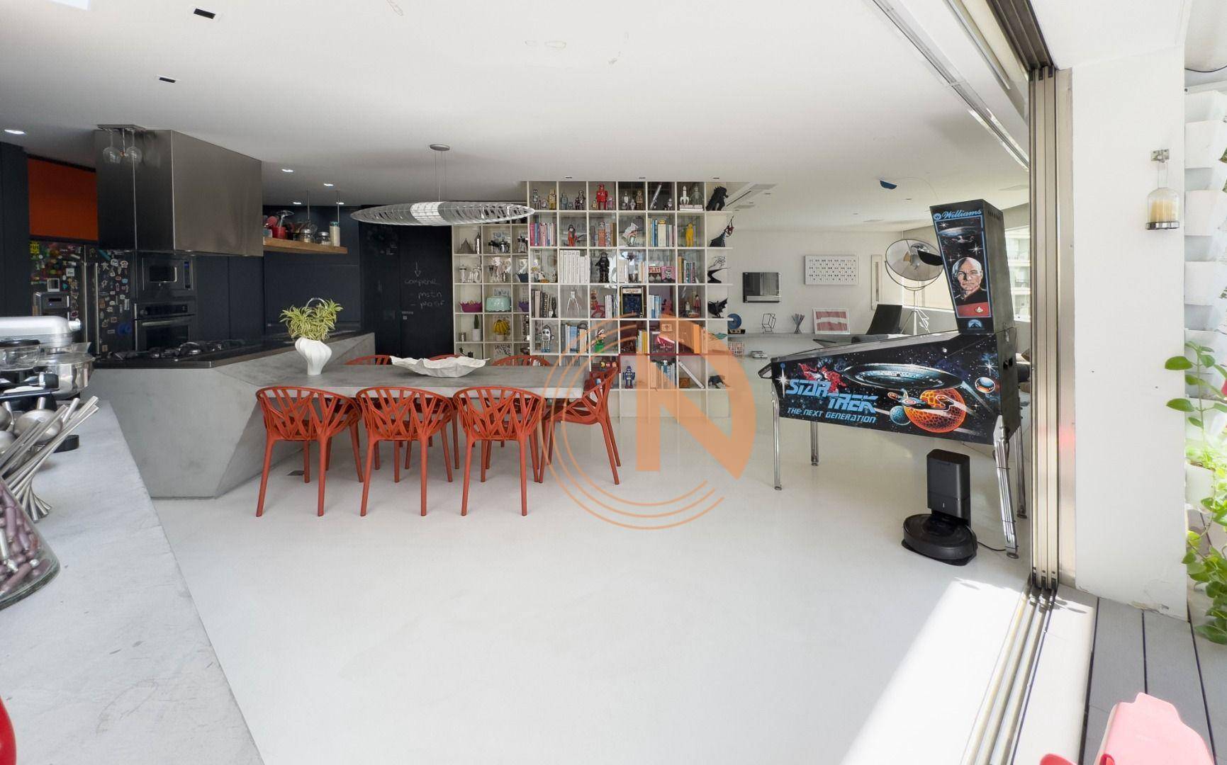 Cobertura, 3 quartos, 202 m² - Foto 2