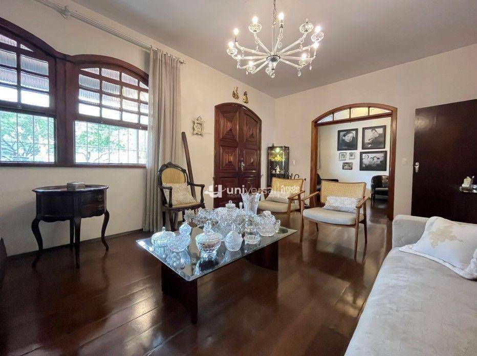Casa para alugar com 5 quartos, 300m² - Foto 3