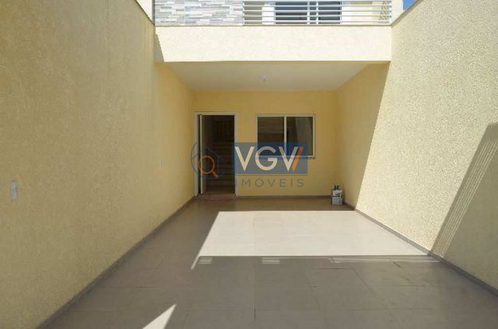 Casa à venda com 3 quartos, 120m² - Foto 2