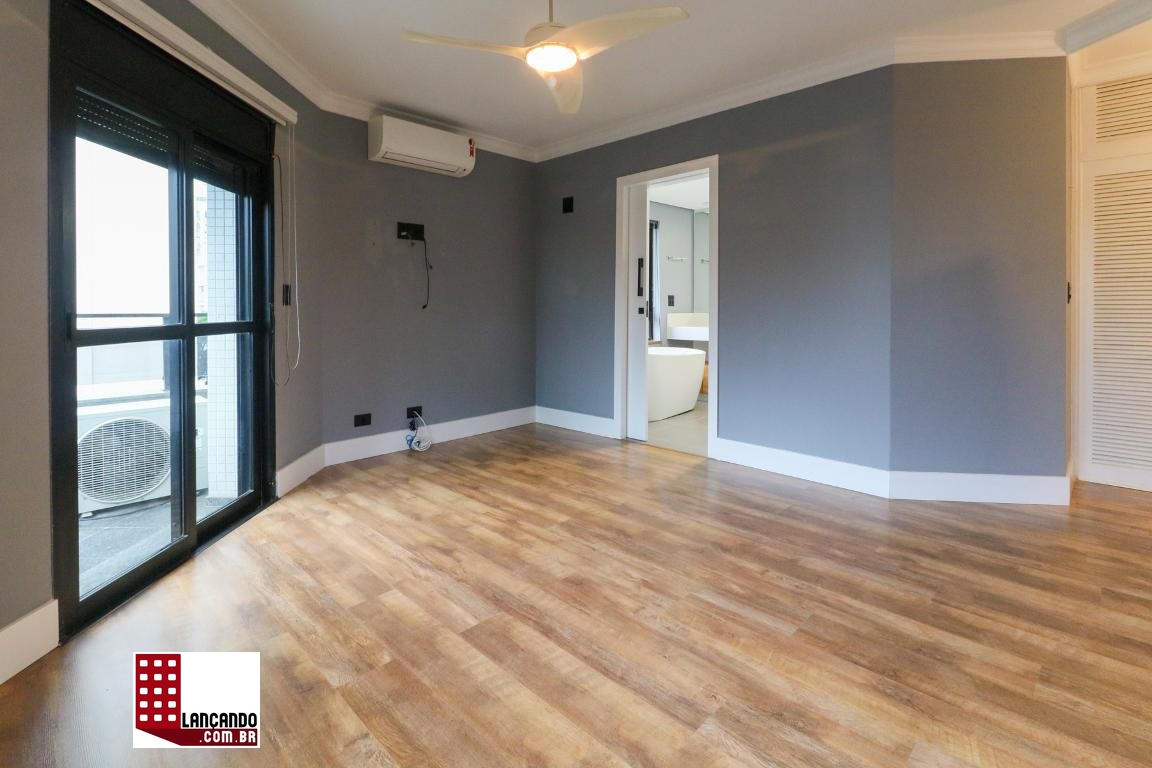 Apartamento à venda com 4 quartos, 279m² - Foto 2