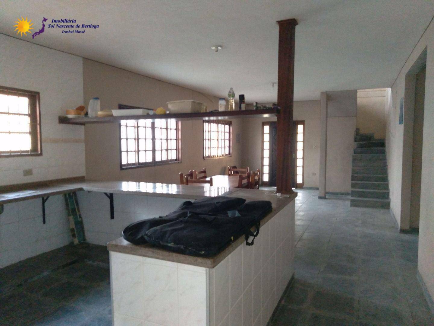 Casa à venda com 4 quartos, 328m² - Foto 9