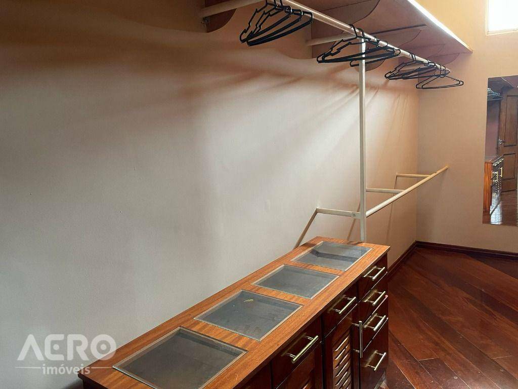 Casa de Condomínio para alugar com 4 quartos, 410m² - Foto 44